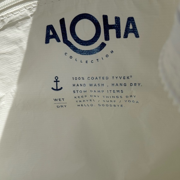 ALOHA Collection Coco Palms Day Tripper - Picture 4 of 10